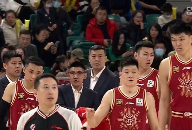 孟加拉队内线表现出色，压制对手